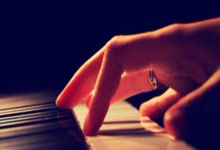 国内球队在足球大赛中发挥突出